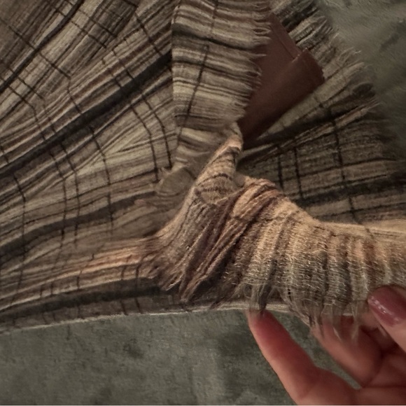 Elie Tahari A line, virgin wool skirt, size 2, unique - Picture 4 of 7